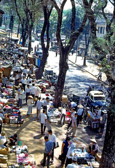Chợ trời Sài Gòn trước năm 1975 - Một miền ký ức thật đẹp