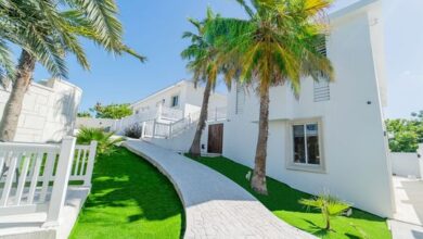 Giới thiệu về Le Bleu Bed and Breakfast (B&B)