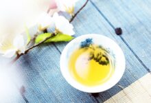 Châm trà chỉ cần tới bảy phần, ba phần lưu lại là nhân nghĩa
